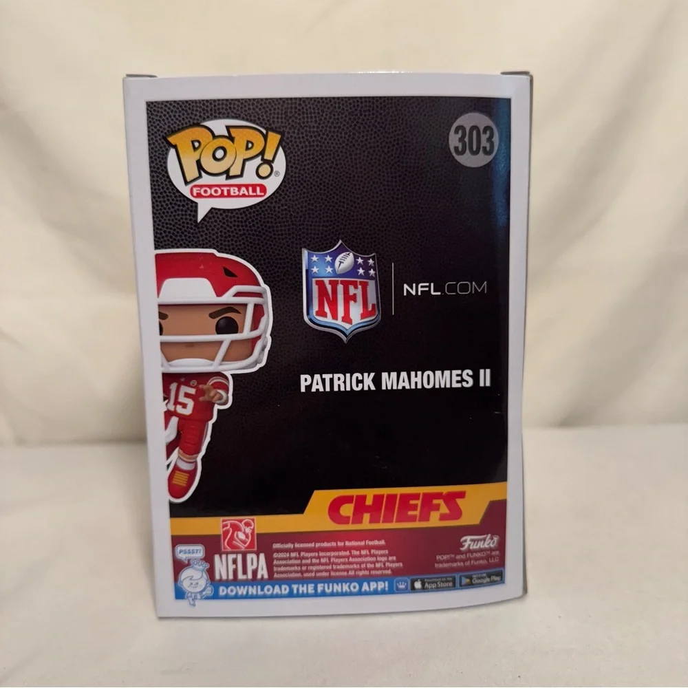 Travis Kelce/Patrick Mahomes (Chiefs)‎ NFL Funko Pop! Combo (2) - Picture 15 of 15